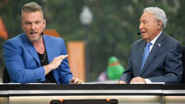 Pat Mcafee and Lee Corso at the ESPN College GameDay stage outside of Ayres Hall on the University of Tennessee campus in Knoxville, Tenn. on Saturday, Sept. 24, 2022. The flagship ESPN college football pregame show returned for the tenth time to Knoxville as the No. 12 Vols hosted the No. 22 Gators. Kns Espn College Gameday